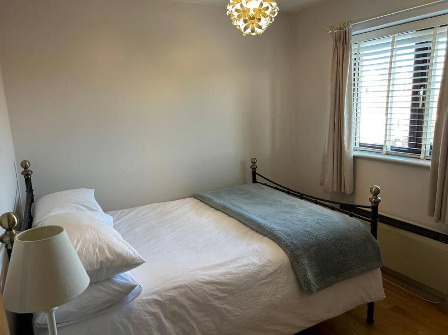 Cosy 2 Bed, Home From Home Haddenham  Esterno foto