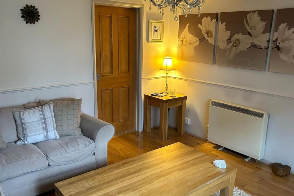 Cosy 2 Bed, Home From Home Haddenham  Esterno foto