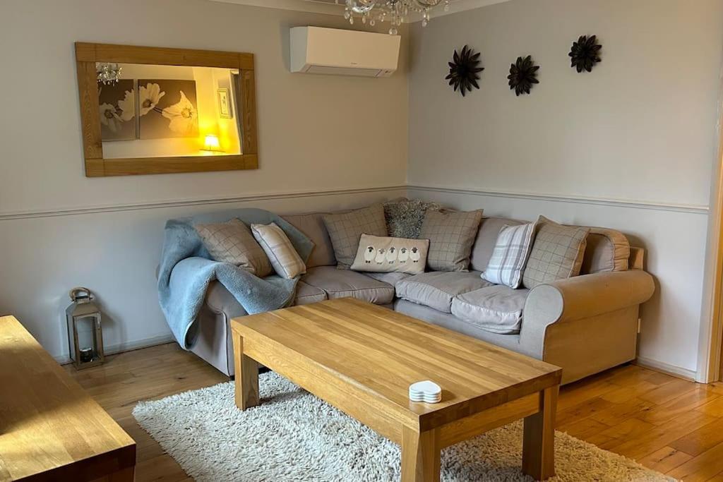 Cosy 2 Bed, Home From Home Haddenham  Esterno foto