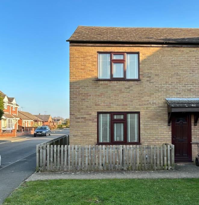 Cosy 2 Bed, Home From Home Haddenham  Esterno foto