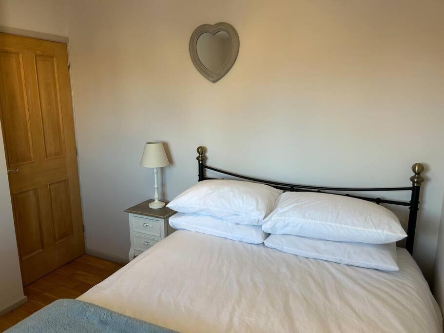 Cosy 2 Bed, Home From Home Haddenham  Esterno foto
