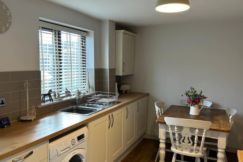 Cosy 2 Bed, Home From Home Haddenham  Esterno foto