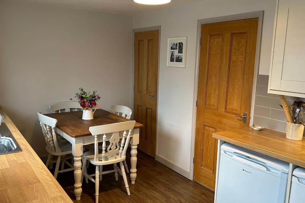 Cosy 2 Bed, Home From Home Haddenham  Esterno foto